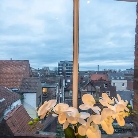 Apartment Newly Converted Rowntree House Shambles